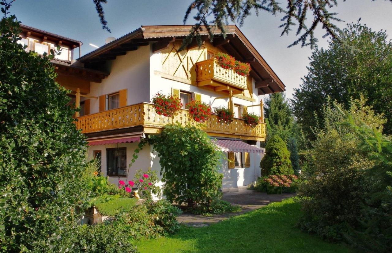 Gaestehaus Loedermann Γκάρμις-Παρτενκίρχεν Εξωτερικό φωτογραφία